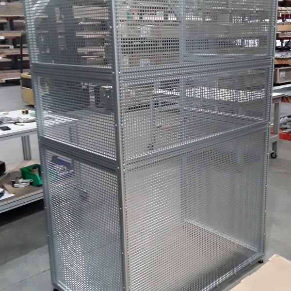 Mesh enclosure - aluminium frame and galvanised mesh panels